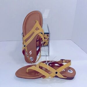 Franco Sarto Women's Thong Sandal's Size 6.5